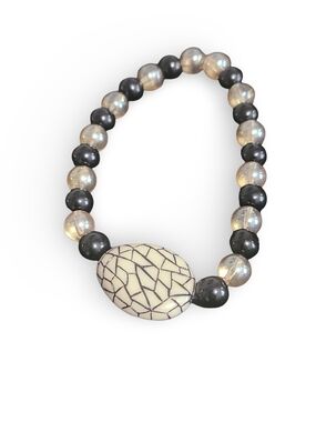 Black and Cream Beaded Stretch Bracelet with Mosaic Focal - Unbranded